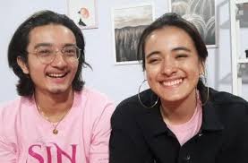 Agama mawar eva de jong. Tampil Polosan Atau Makeup Mawar De Jongh Tetap Dipuji Bryan Domani Matamata Com