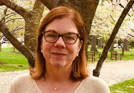 Liz Charbonneau's Instagram, Twitter & Facebook