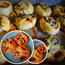 Tuerkische Pizzabroetchen A La Lahmacun Rezepte Fingerfood Essen Und Trinken