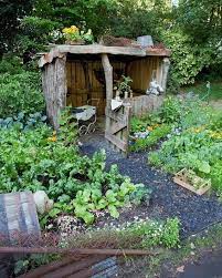 13 Stunning Rustic Backyard Gardens Ideas For Simple And Low Cost Garden Page 14 Of 15 Rustic Backyard Backyard Garden Small Backyard Gardens