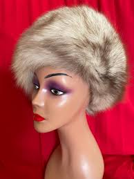 Blue Fox Fur Hat With Dramatic Look and Well Tailored Lining Midcentury  Excellent Vintage Condition