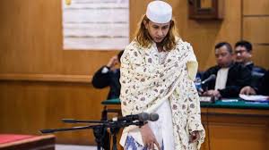Youtube.com > pecinta habib rizieq syihab. Ragam Mimik Habib Bahar Bin Smith Di Persidangan Perdana Vlix Id