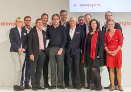 Gray is forever and will never go out of style, says interior designer kerra michele huerta. Wachsende Einhorner Und Platzende Blasen 41 Mediengipfel Mit Lakestar Grunder Klaus Hommels Media Net Berlinbrandenburg E V