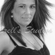 Lori Caillouet's Instagram, Twitter & Facebook