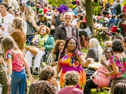 De naam keti koti stamt uit de surinaamse taal, oftewel de ijzeren ketenen zijn in het symbool van keti koti zichtbaar en deze worden dan ook veel op. Keti Koti Festival 2019 Afrika Museum In Berg En Dal