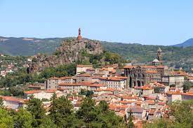 Pluie faible possible aujourd'hui et demain. Meteo Le Puy En Velay 43000 Haute Loire Previsions Meteo Gratuite A 15 Jours La Chaine Meteo