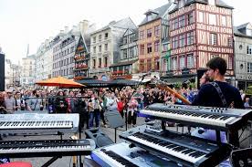 La fête de la musique c'est, en fait, une idée de france musique. 21 Juin 1982 La Premiere Fete De La Musique Herodote Net