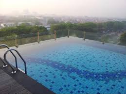 Kolam Renang Di Lantai 8 Picture Of Best Western Papilio Hotel Surabaya Tripadvisor