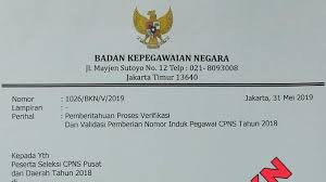 Akun twitter resmi bkn @bkngoid mengunggah sebuah surat tentang pengumuman penetapan nomor induk pegawai pada selasa (10/12/2019). Bkn Ungkap Beredarnya Surat Palsu Verifikasi Dan Validasi Nip Cpns 2018 Seperti Ini Bentuknya Tribun Jogja