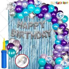 What a cute winter birthday party theme! Frozen Themed Birthday Decorations Party Supplies