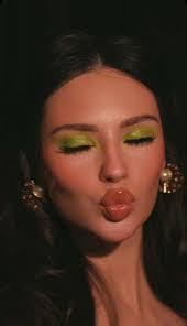 Madison Croom's Instagram, Twitter & Facebook