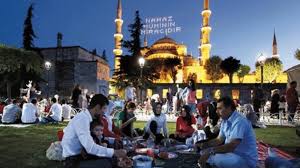 2021 yılı güncel türkiye'nin tüm il, ilçe ve semtlerine ait namaz vakitleri günlük ve son 30 güne ait ezan saatleri. 8 Mayis Sahur Saati Vakti Kacta Bitecek Sabah Ezani Ne Zaman Okunacak 2020 Ramazan Imsakiyesi Istanbul Ankara Izmir Il Il Sahur Namaz Saatleri Son Dakika Haberleri Milliyet