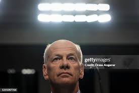 Gregory Becker, former CEO of Silicon Valley Bank testifies before... News  Photo