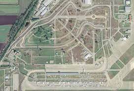 The raceway occupies a portion of hendricks field, a former military training base and currently an active airport for private and commercial traffic. Sebring International Raceway Wikipedia