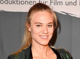 Papis loveday brut champagne black edition.papis loveday is the most successful black male model in the world. In Der Schweiz Larissa Marolt Ist Mitglied Der Topmodel Jury