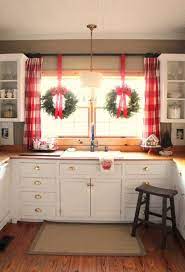 21 Insanely Genius Ideas To Decorate The Kitchen In Christmas Spirit For Free Christmas Window Decorations Christmas Decorations Christmas Deco