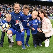Latest on real madrid forward eden hazard including news, stats, videos, highlights and more on espn. Eden Hazard Ehefrau Vermogen Grosse Tattoo Herkunft 2021 Taddlr