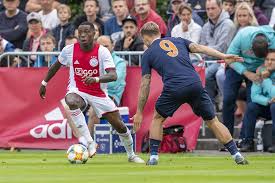 De knvb heeft danny makkelie aangesteld als scheidsrechter voor de wedstrijd om de johan cruijff schaal. Tv Tip Zo Kijk Je Het Duel Tussen Ajax En Psv Om De Johan Cruijff Schaal Ajax1 Nl