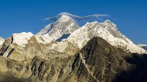 For some team members the planning starts years before the climb and this allows. Stimmt Es Dass Der Mount Everest Nicht Der Hochste Berg Der Welt Ist Geografie Swr Wissen