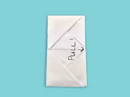 Kung nagkakalaban ang dalawang regla ay ilalagay sa gitna ang pagsasalita. How To Fold A Clever Pull Tab Note With Paper