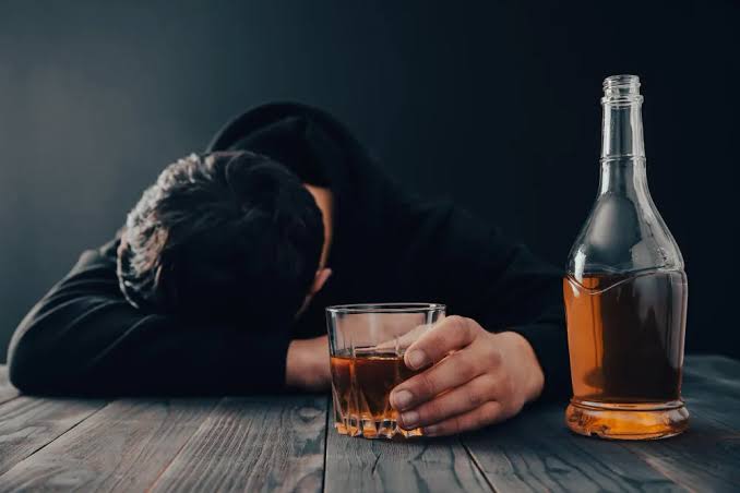 Best Doctor For Alcohol Addiction Treatment in Ahmedabad - Dr. Kalrav
