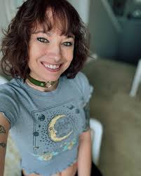 Carly Barker's Instagram, Twitter & Facebook