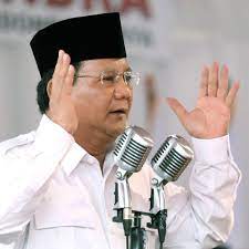 Prabowo juga dikenal sebagai salah satu tokoh kontroversial ketika masa era reformasi 1998. Prabowo Subianto Videos Facebook