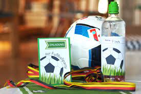Van olympische atletiekbaan tot lokaal voetbalveld: Die Besten Ideen Fur Eine Fussball Party Bzw Einen Fussball Kindergeburtstag Moms Blog Der Praktische Familienblog