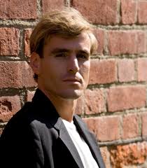 No make-up!”… Robert Crowe