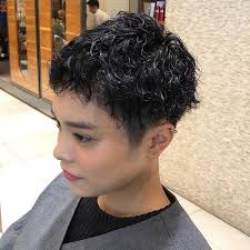 石井優弥 ベリショ ショート ボブ 大人ショートさんはinstagramを利用しています ブルーブラック ベリーショート ベリーショートに ほんのり青みのあるブラック 女性のベリーショートも得意です お客様に似合わせた個性 ベリーショート パーマ