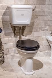 Nostalgie Wc Mit Spulkasten Traditionelle Bader Wc Spulkasten Bad Inspiration