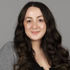 Abigail Howe's Instagram, Twitter & Facebook