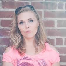 Elnora Lindsey's Instagram, Twitter & Facebook