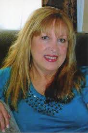 Sandy Yoder's Instagram, Twitter & Facebook