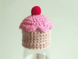 Tiny Cupcake Hat Pattern Innocent The Big Knit Petits Pixels Cupcake Hats Crochet Cupcake Crochet Cupcake Hat