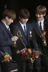 Expulsion yoongi was playing the piano & jungkook had lied down, listening to the yg play. Taehyung Jungkook And Yoongi Image 6469813 On Favim Com