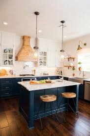 These Navy Blue Kitchen Cabinets Are The Perfect Pop Of Color In This Kitchen Hgtv Craftsm Kitchen Inspiration Design Interior Design Kitchen Kitchen Interior