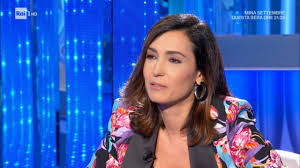 Caterina balivo nasce a napoli il 21 febbraio 1980 e cresce in provincia di caserta, ad aversa. Caterina Balivo Eta Carriera Marito Figli Instagram Chi E Newsby
