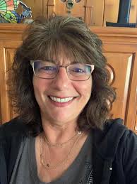 Can I get a hair color change and curly hair in a photo edit?