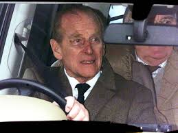 Prince philip of greece dressed for the gordonstoun school's production of 'macbeth', in scotland. Prinz Philip 97 Beim Autofahren Erwischt Ehemann Von Queen Am Steuer Stars