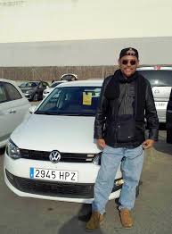 Cara membuka #pintu kereta yang terkunci dari dalam adalah #cara menggunakan #pembaris besi. Dunia Yang Kutemui Tips Pengembara Tips Menyewa Kereta Di Eropah