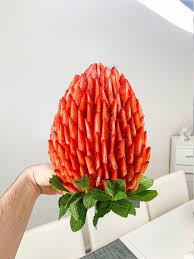 Cedric Grolet On Twitter Fraise Geante Du Concour Fruits Rouges Xxl Cédric grolet's rise may seem meteoric, but the paris pastry chef's process is a slow, painstaking by the time parisian pâtissier cédric grolet, executive pastry chef of le meurice, and i meet, he's been.