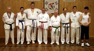 Professional instructor, easy to follow weekly lessons, gain certified belt rank Dbs Sportentwicklung Taekwondo