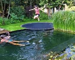 Diese 30 Ideen Fur Den Garten Machen Den Sommer Unvergesslich Gartenpools Schwimmteich Diy Hinterhof