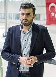 Currently he is the chief technology officer of turkish high technology company bayk. Selcuk Bayraktar Kimdir Selcuk Bayraktar Hayati Ve Biyografisi