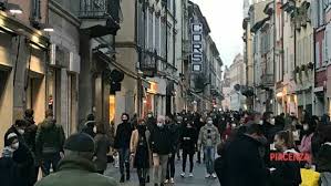 Comune di san rocco al porto 3.4 km. L Effetto Dell Ordinanza Centri Commerciali Vuoti Centro Storico Pieno