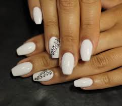 90 diseños de uñas blancas decoradas en tonos, mate, nacar y combinaciones como el dorado, plata, negro y rosa ideas 2020. Disenos De Unas Acrilicas Blancas
