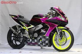 A couple of weeks back officially kawasaki japan motors revealed 2021 ninja zx 25r race edition. Kawasaki Ninja 150 Rr Kembali Bugar Dirombak Ala Aprilia Rsv4 Gridoto Com