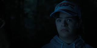 Max som sjekker ut Steve og så Dustin som reagerer sånn, det er gull verdt.