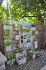 Idees Deco Pour Le Jardin Avec Des Parpaings Idee Deco Jardin Jardins Deco Jardin